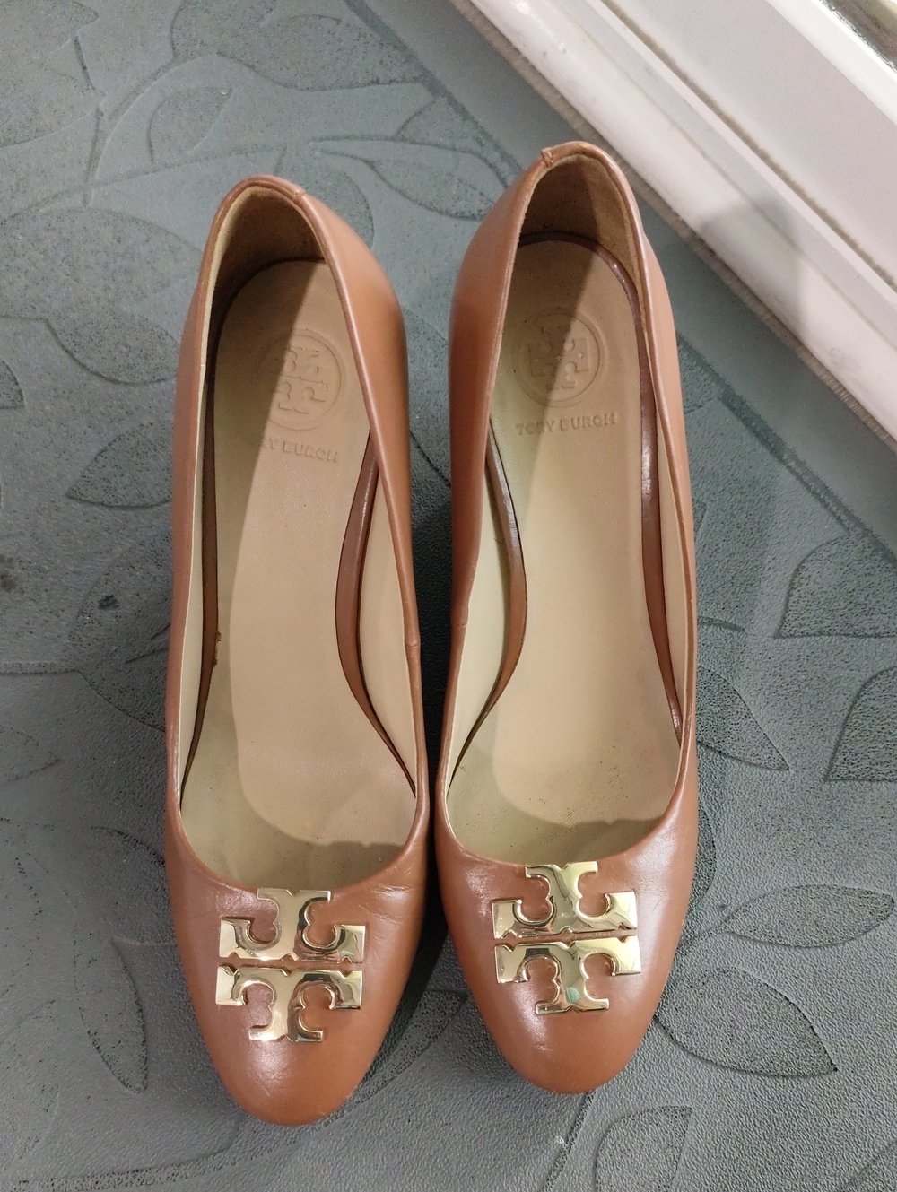 Tory Burch Brown Leather Logo Round-Toe Heels with Gold Hardware